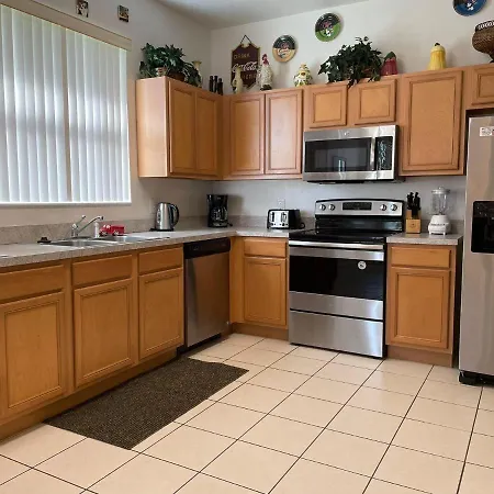 4 Bedrooms Pool Home With Game Room Calabay